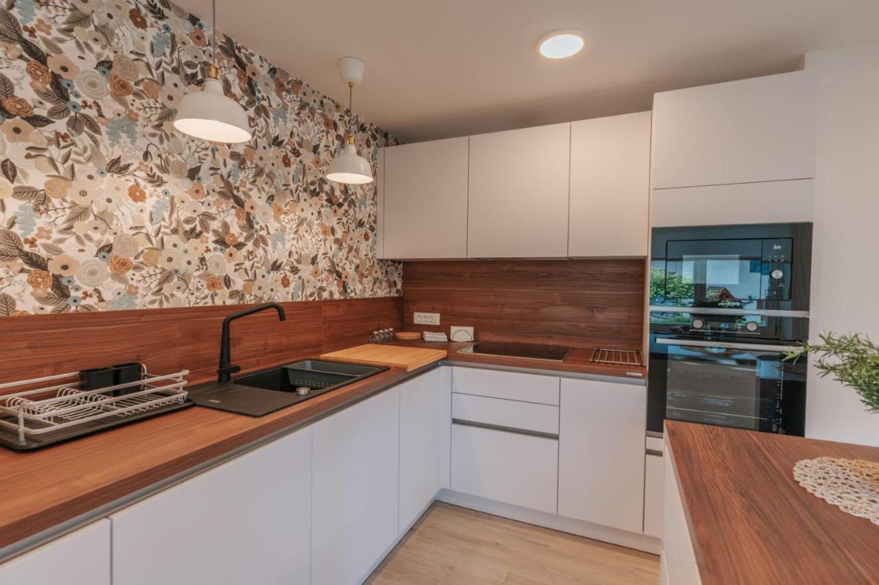 Apartma Lamberger Zirovnica Eksteriør billede