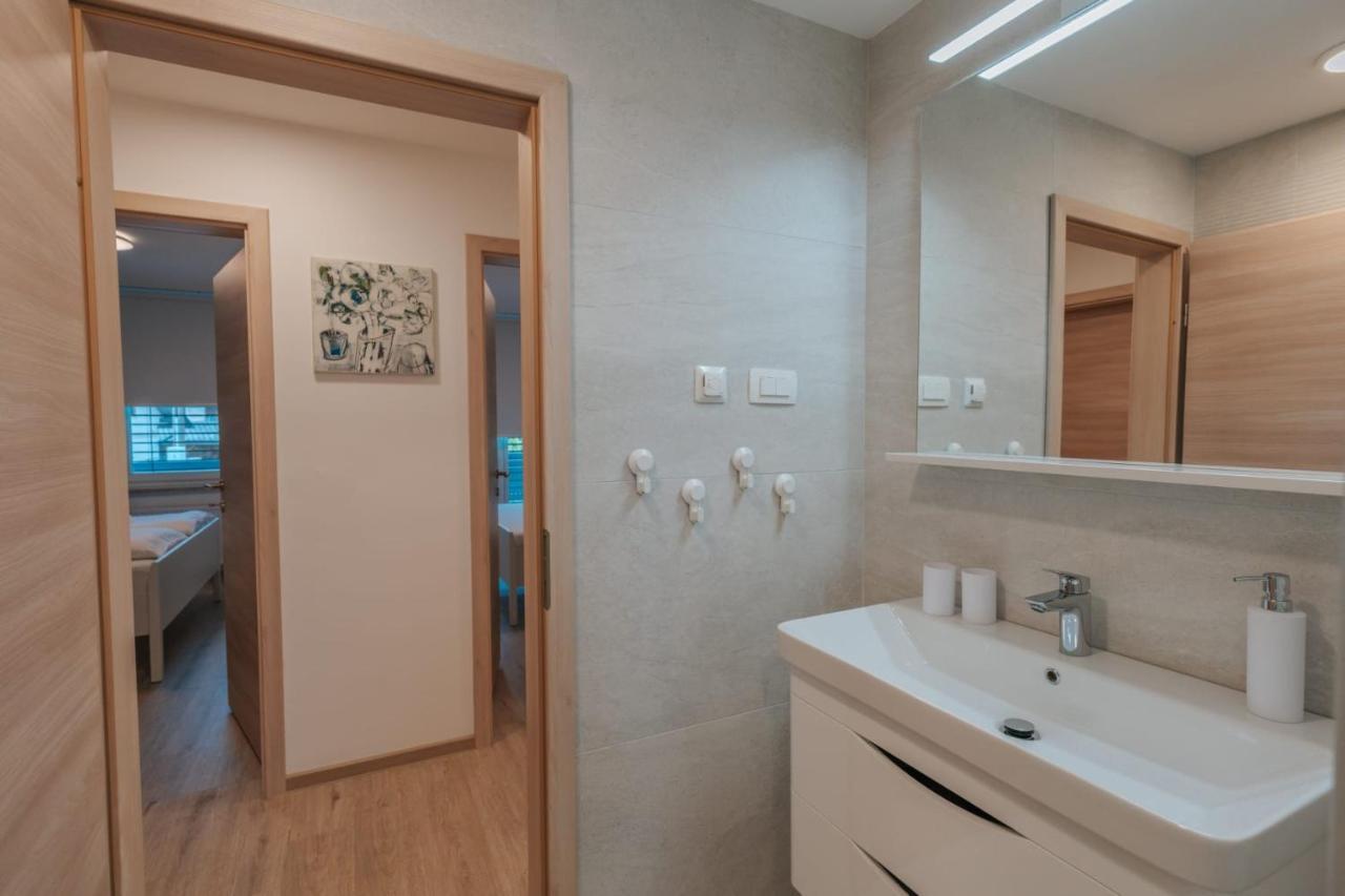 Apartma Lamberger Zirovnica Eksteriør billede